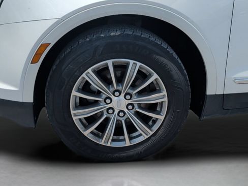 Used 2017 Cadillac XT5 Luxury w/ Driver Awareness Package FWD image 12