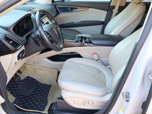 Used 2019 Lincoln Nautilus Reserve FWD image 17