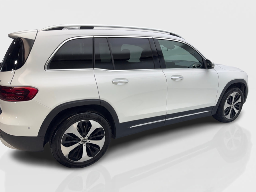 Used 2025 Mercedes-Benz GLB 250 4MATIC image 19
