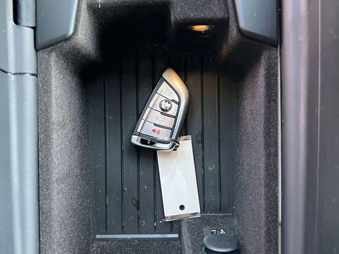 Used 2018 BMW 530e RWD image 42