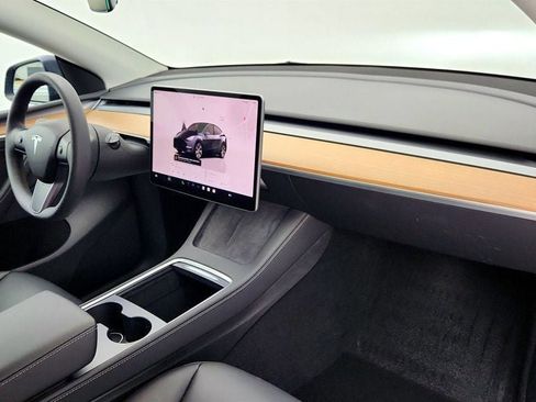 Used 2023 Tesla Model Y Long Range image 27