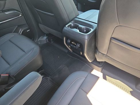 Used 2024 Chevrolet Traverse Z71 w/ Enhanced Driving Package AWD/4WD image 11