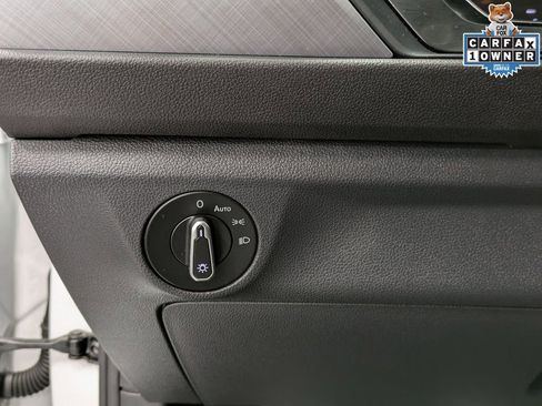 Used 2024 Volkswagen Jetta SE w/ Black Wheel Package image 23