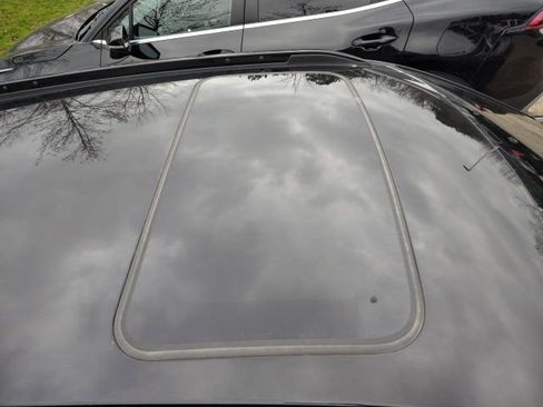 Used 2024 Chevrolet Trax RS w/ Sunroof Package image 11