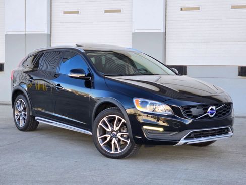 Used 2017 Volvo V60 T5 Cross Country Platinum w/ Climate Package image 1