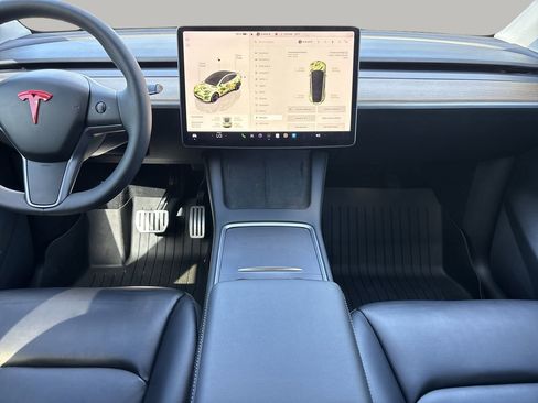 Used 2022 Tesla Model Y Performance image 15