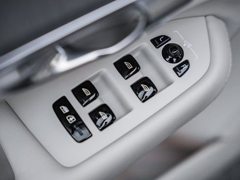 New 2026 Volvo XC90 B6 Ultra w/ Protection Package Premier image 39