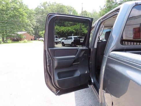 Used 2009 Nissan Titan SE w/ SE Drivers Convenience Pkg image 10