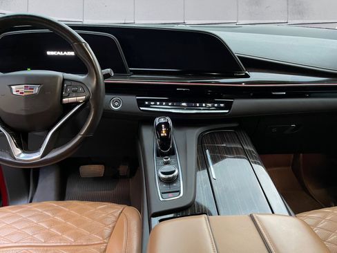 Used 2023 Cadillac Escalade ESV Premium Luxury image 11