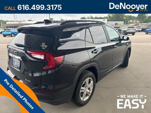 Used 2024 GMC Terrain SLE w/ Driver Convenience Package AWD/4WD image 6