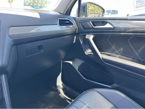 Used 2024 Volkswagen Tiguan SE image 27