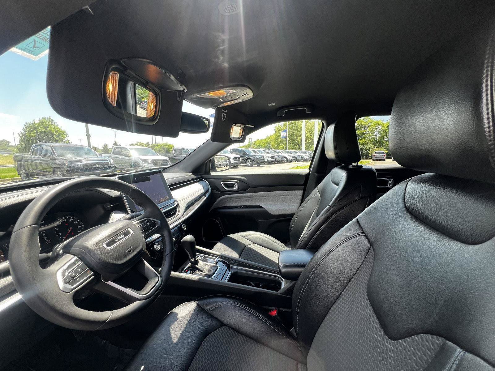 Used 2024 Jeep Compass Latitude AWD/4WD image 11