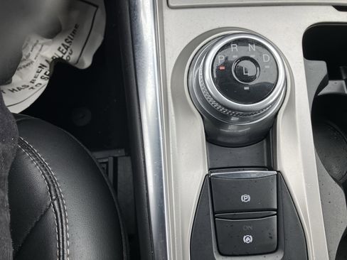 Used 2022 Ford Explorer XLT w/ Equipment Group 202A image 32