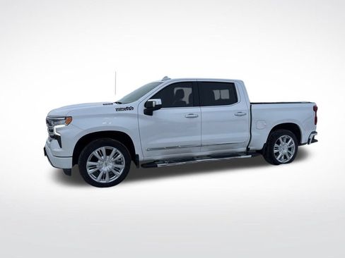 Used 2024 Chevrolet Silverado 1500 High Country w/ High Country Premium Package AWD/4WD image 8