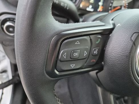 Used 2025 Jeep Wrangler Unlimited Rubicon AWD/4WD image 19