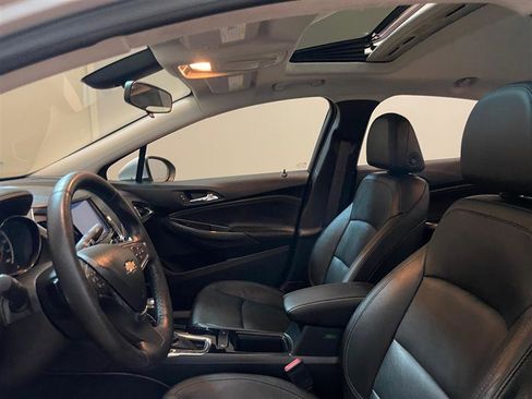 Used 2017 Chevrolet Cruze LT image 33