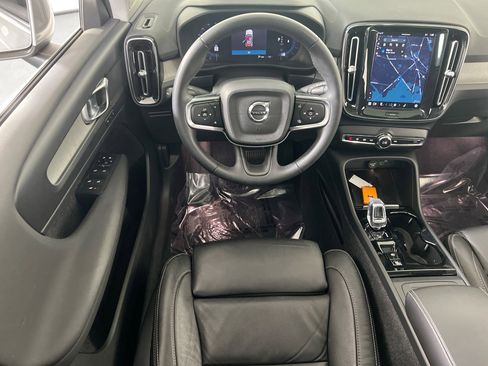 Used 2023 Volvo XC40 B5 Plus w/ Protection Package Premier image 23