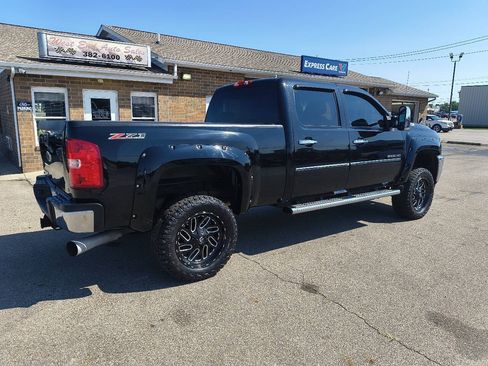 Used 2014 Chevrolet Silverado 2500 LT w/ Custom Sport Truck Package AWD/4WD image 4