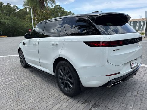 Used 2023 Land Rover Range Rover Sport SE Dynamic AWD/4WD image 3