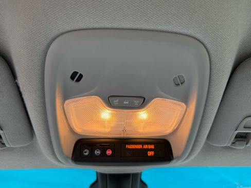 Used 2019 Chevrolet Bolt LT image 23