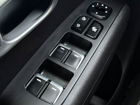 Used 2019 Kia Soul image 18