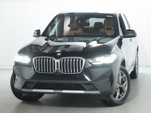 Used 2023 BMW X3 xDrive30i w/ Premium Package AWD/4WD image 3