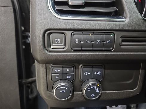 Used 2021 Chevrolet Tahoe LT w/ Rear Media and Nav Package image 31