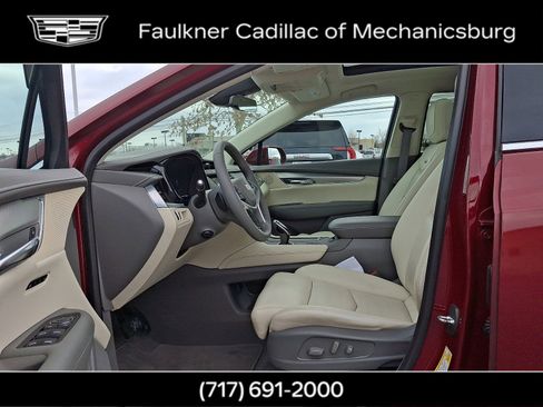 Used 2017 Cadillac XT5 Premium Luxury w/ Advanced Security Package image 14