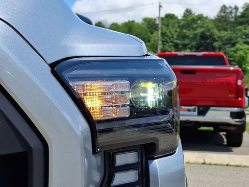 Used 2024 Toyota Tacoma SR AWD/4WD image 12