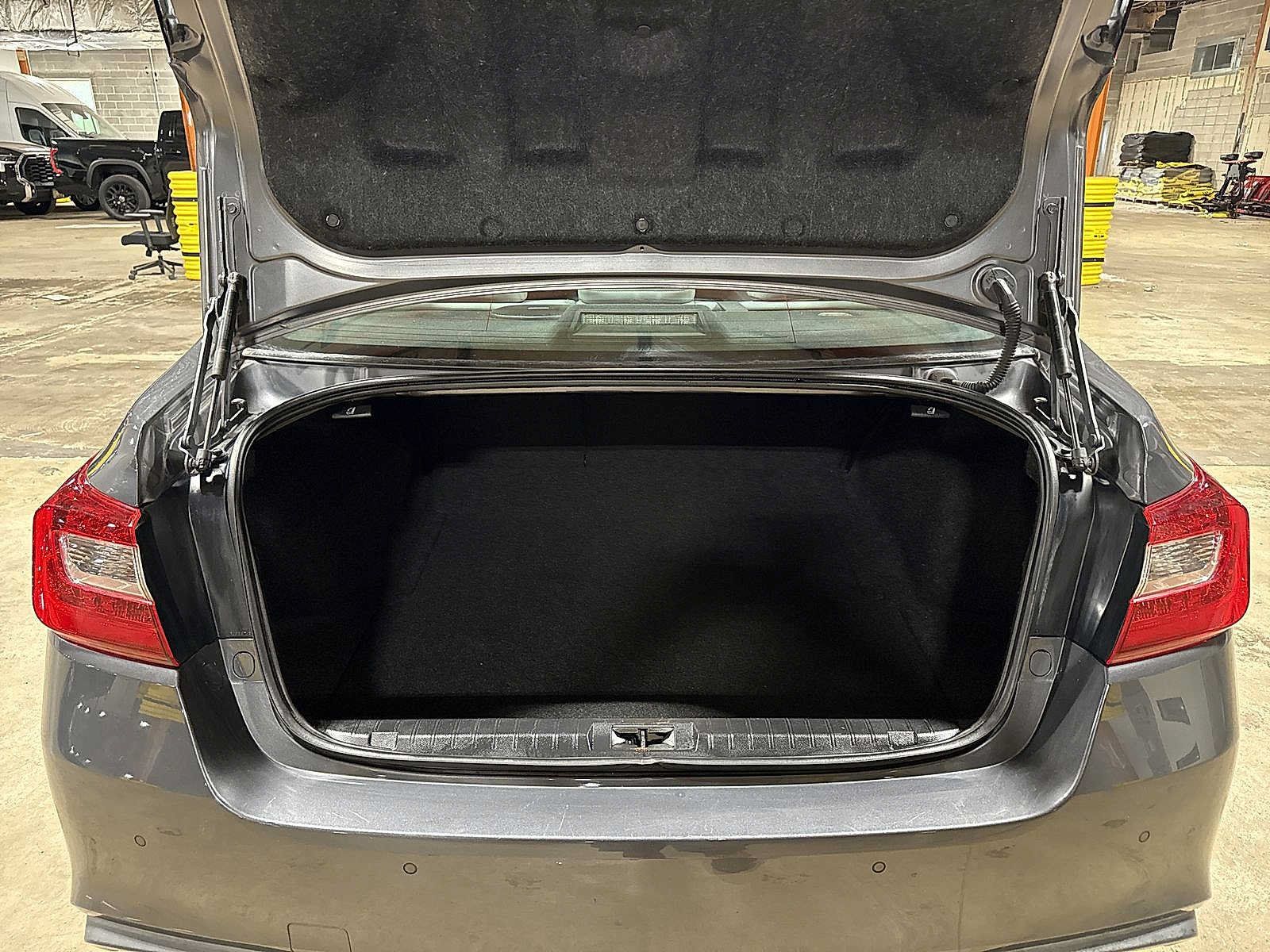 Used 2018 Subaru Legacy 2.5i Limited AWD/4WD image 11