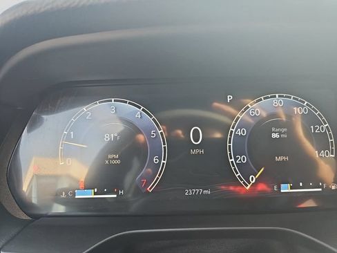Used 2023 Jeep Grand Cherokee Altitude RWD image 17