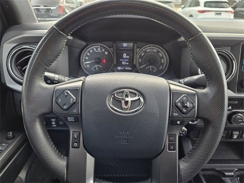 Used 2019 Toyota Tacoma TRD Off-Road image 22