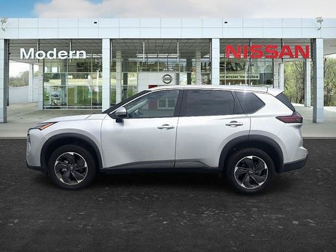 Certified 2025 Nissan Rogue SV AWD/4WD image 2
