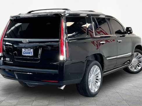 Used 2017 Cadillac Escalade Platinum AWD/4WD image 7