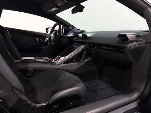 Used 2021 Lamborghini Huracan EVO RWD image 25