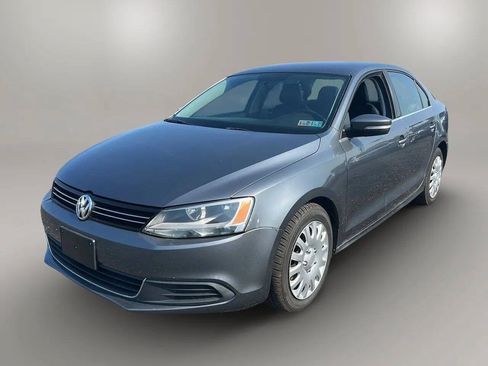 Used 2013 Volkswagen Jetta SE FWD image 3