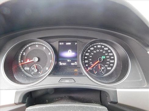 Used 2019 Volkswagen Atlas SE w/ Towing Package image 9