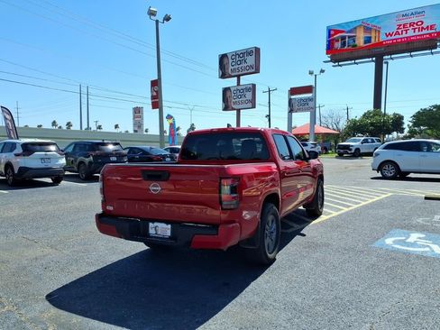 Used 2025 Nissan Frontier SV RWD image 5