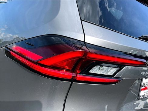 Used 2025 Toyota Grand Highlander AWD image 29