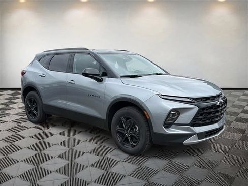 New 2026 Chevrolet Blazer LT w/ Convenience Package FWD image 3