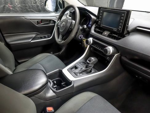 Certified 2022 Toyota RAV4 LE image 25