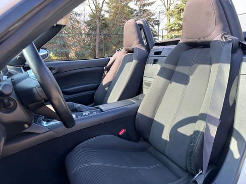 Used 2017 FIAT 124 Spider Classica image 25