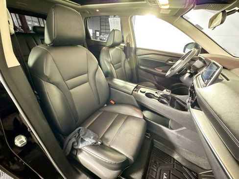 Certified 2023 Nissan Rogue SV w/ SV Premium Package image 24