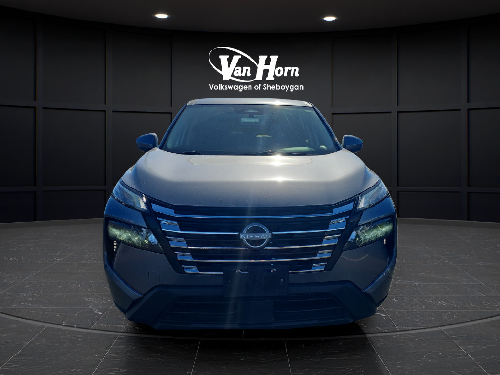 Used 2025 Nissan Rogue SV AWD/4WD image 2