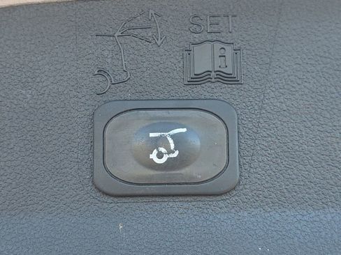 Used 2016 Ford Escape Titanium w/ Equipment Group 301A AWD/4WD image 18