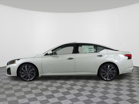 Certified 2025 Nissan Altima 2.5 SL FWD image 15