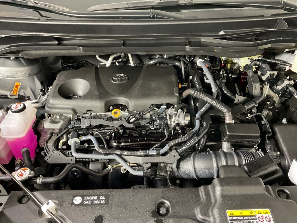 Used 2025 Toyota Sienna XLE FWD image 26