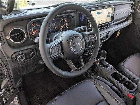 New 2025 Jeep Gladiator Sport image 3
