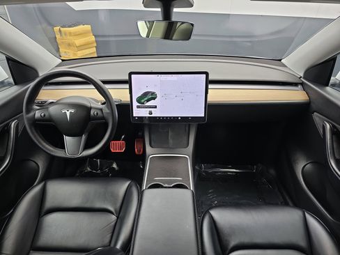 Used 2021 Tesla Model Y Long Range image 17