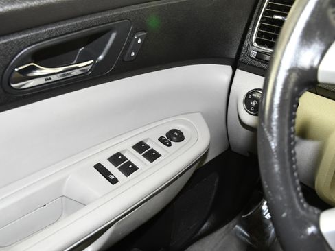 Used 2012 GMC Acadia SLT AWD/4WD image 29